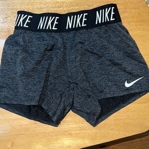Nike Youth Girl's Training Athletic Shorts black size medium